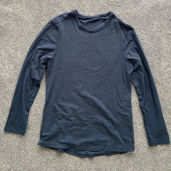 Lululemon men’s Sz small 5 year basic long sleeve shirt EUC - Picture 1 of 3